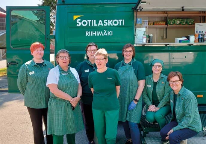 Riihimäen Sotilaskotiyhdistyksen sisaria Heinämessuilla 2023.