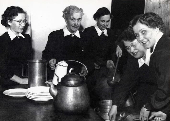 Viihdytysilta_Kaartin_kasarmilla_1954